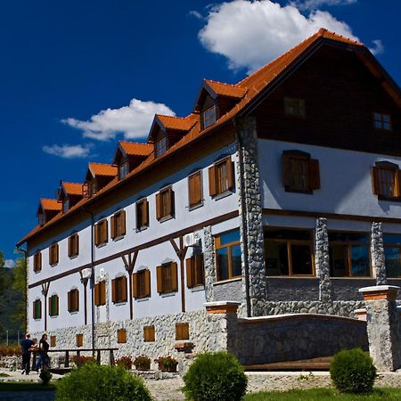 Hotel Gacka Otocac Ngoại thất bức ảnh