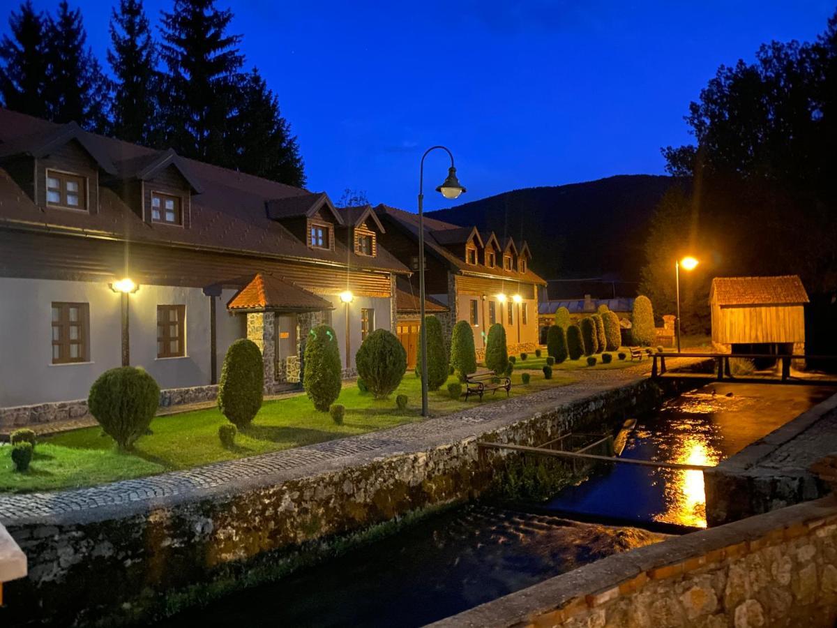 Hotel Gacka Otocac Ngoại thất bức ảnh