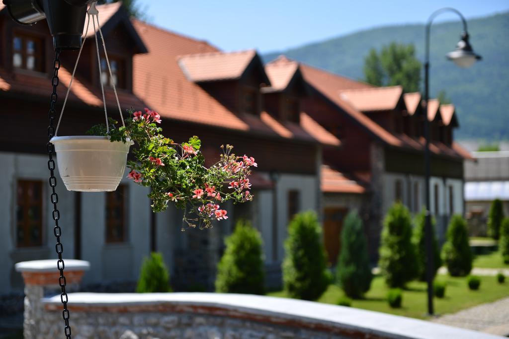 Hotel Gacka Otocac Ngoại thất bức ảnh