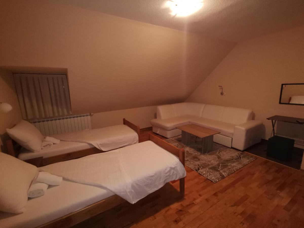 Hotel Gacka Otocac Ngoại thất bức ảnh