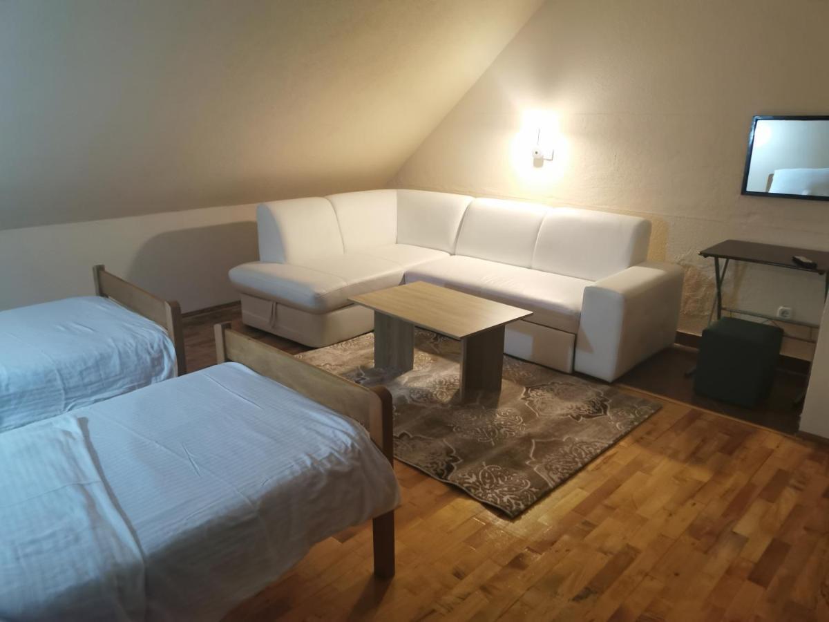 Hotel Gacka Otocac Ngoại thất bức ảnh