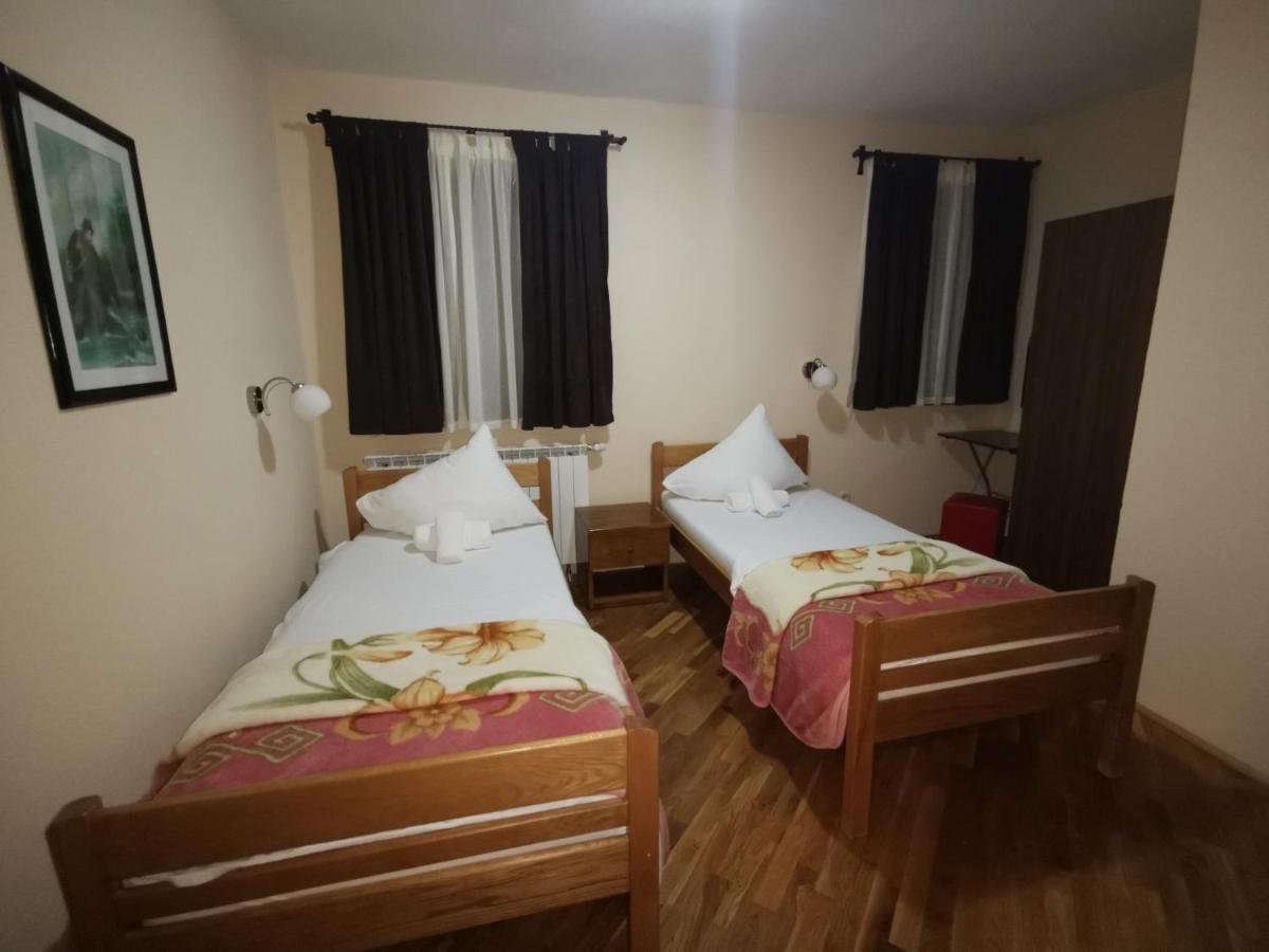 Hotel Gacka Otocac Ngoại thất bức ảnh